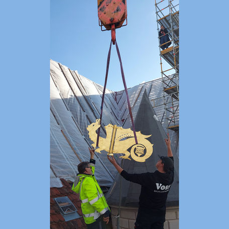 Hochheben des Drachen © 2022 SBL Schwerin