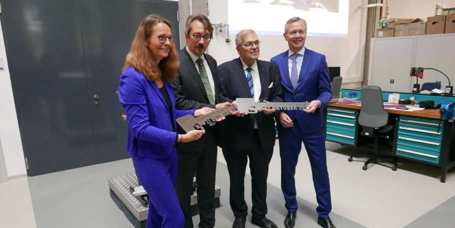 Feierliche Einweihung am 21.10.2022 Fakultät für Maschinenbau und Schiffstechnik -MSF- Neubau Forschungshalle BT II / Grundinstandsetzung Statikgebäude © 2022 SBL Rostock