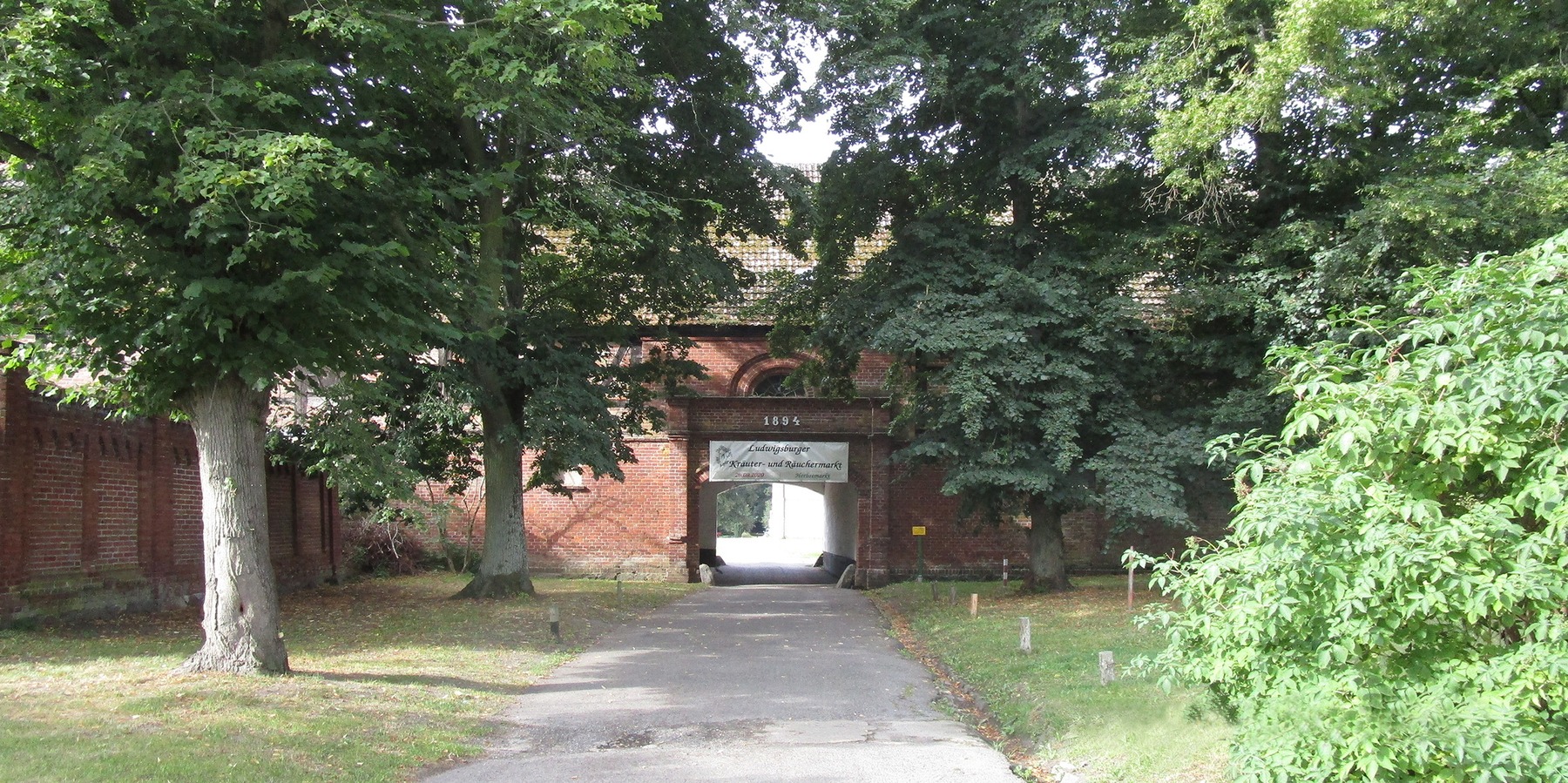 Speicher mit Tordurchfahrt - Straßenseite © 2022 SBL Greifswald