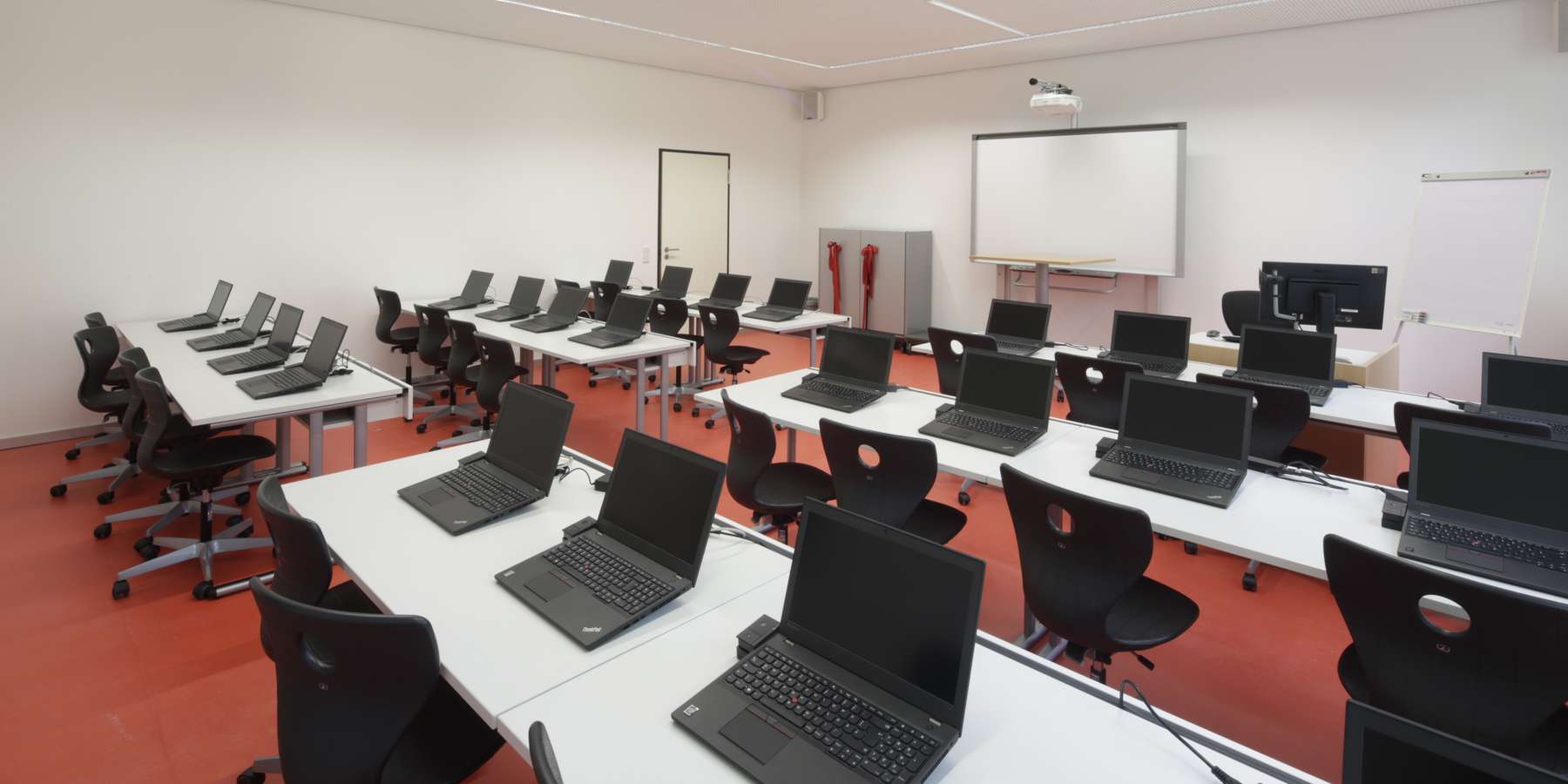 Blick in den Lehrsaal © 2016 Betrieb für Bau und Liegenschaften M-V
