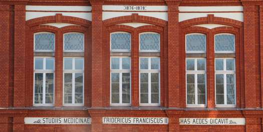 Fassade Institut für Anatomie und Institut für Pathologie.jpg © Christian Hoffmann