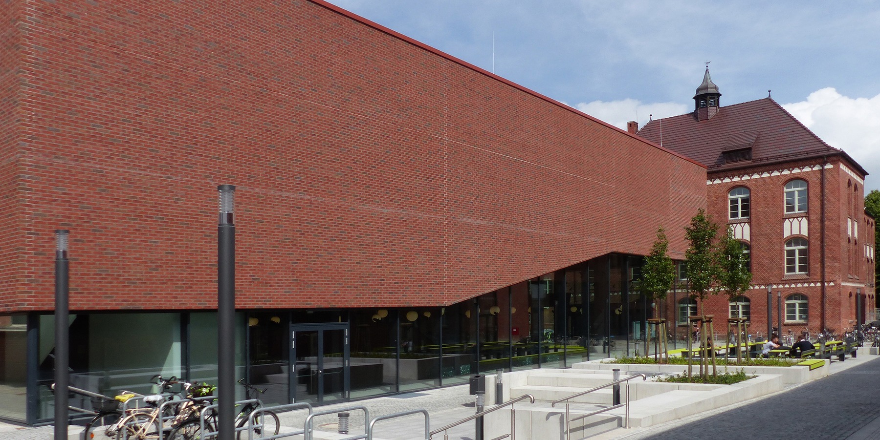 Neubau Hörsaalgebäude - Ansicht von Südosten © 2018 Betrieb für Bau und Liegenschaften Mecklenburg-Vorpommern