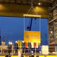 Großer Bahnhof in großer Werfthalle © 2023 SBL Rostock