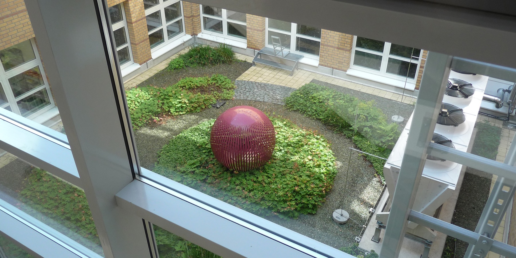 Innenhofgestaltung im 2. Bauabschnitt © 2011 Betrieb für Bau und Liegenschaften Mecklenburg-Vorpommern