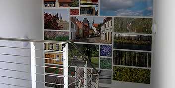 Ausschnitt aus dem Bildkaleidoskop von Udo Rathke im Treppenhaus des Funktions- und Stabsgebäudes © 2006 Betrieb für Bau und Liegenschaften Mecklenburg-Vorpommern