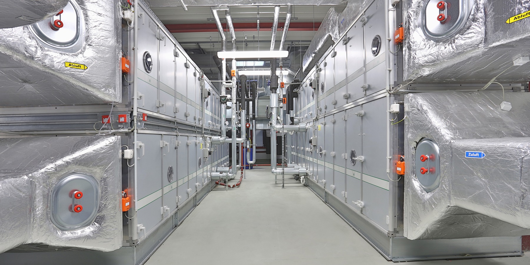 Neubau DZ 7 - Technikzentrale als aufgesetztes Dachgeschoss © 2013 HWP Planungsgesellschaft mbH Stuttgart / Fotograf Vincent Leifer