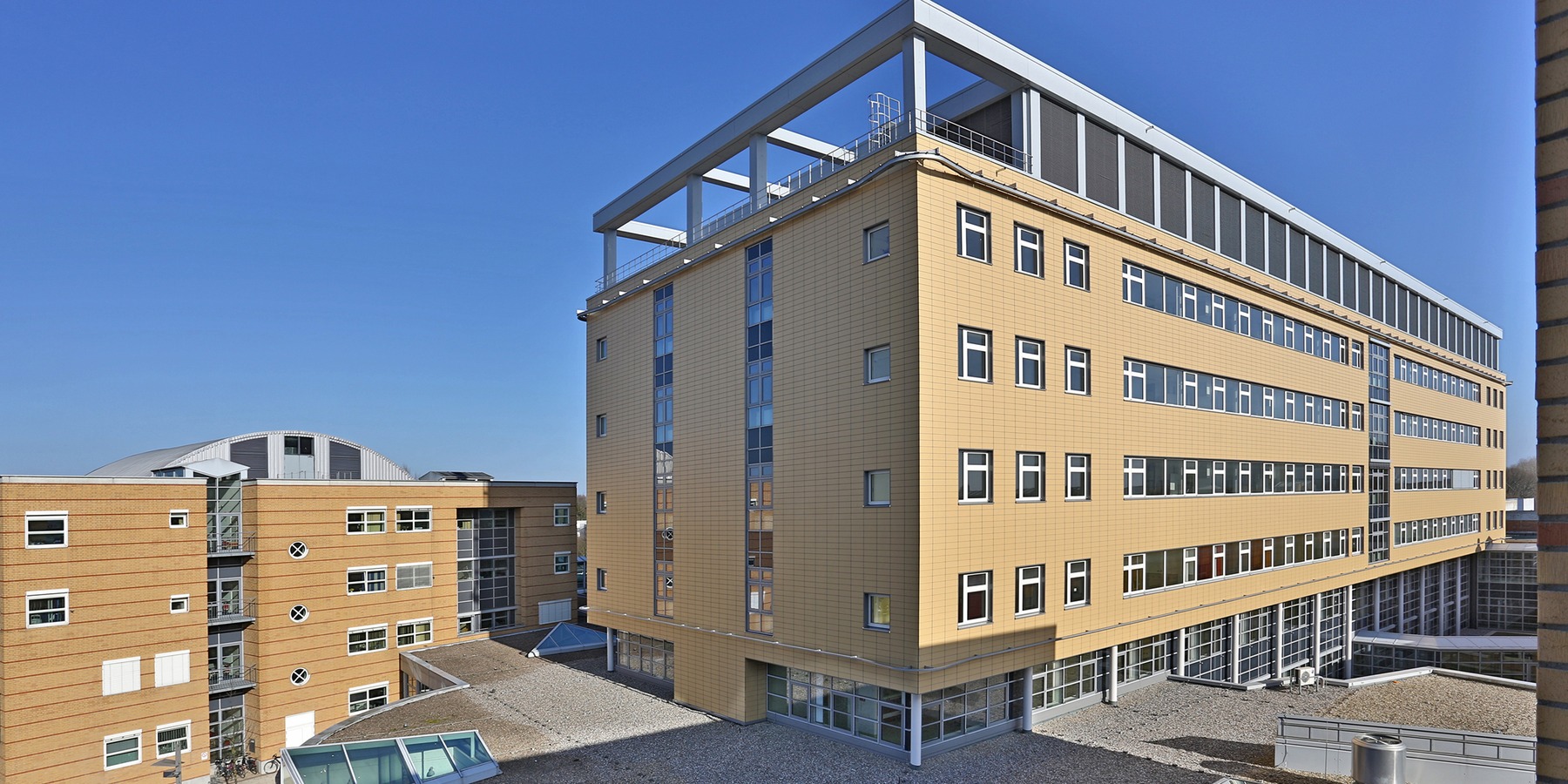 Neubau DZ 7 als Kernstück des Klinikums zwischen dem 1. und 2. BA © 2013 HWP Planungsgesellschaft mbH Stuttgart / Fotograf Vincent Leifer