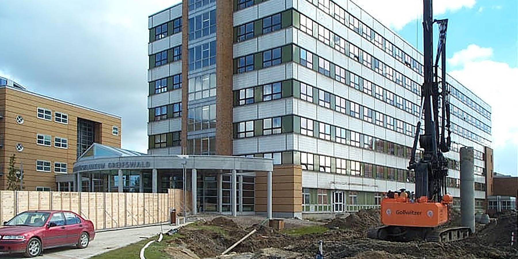 Das 1980 erbaute alte DZ 8 vor  dem Abbruch - ursprünglich sollte es saniert werden © 2000 HWP Planungsgesellschaft mbH Stuttgart