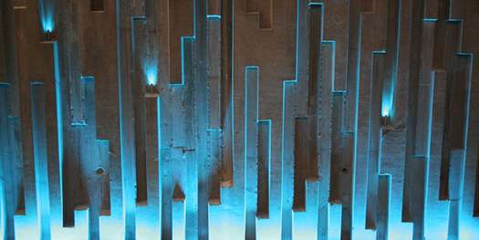 Beleuchtung des Fassadenreliefs © 2008 Bastmann und Zavracky