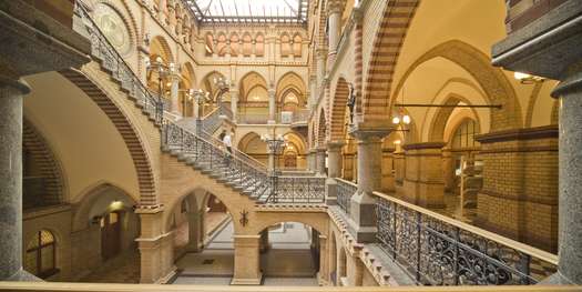 Der aufwendig sanierte Lichthof © 2008 BBL Rostock