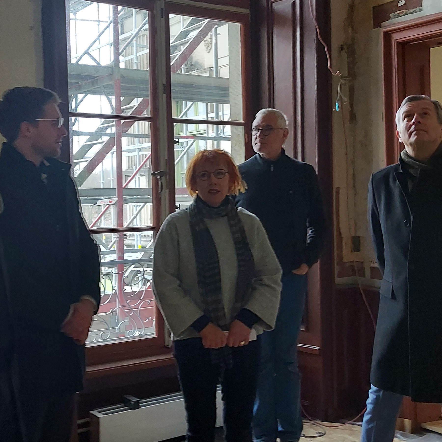 Projektleiterin Frau Dahl und Herr Dr. Geue im 2.OG Westflügel © 2023 SBL Schwerin