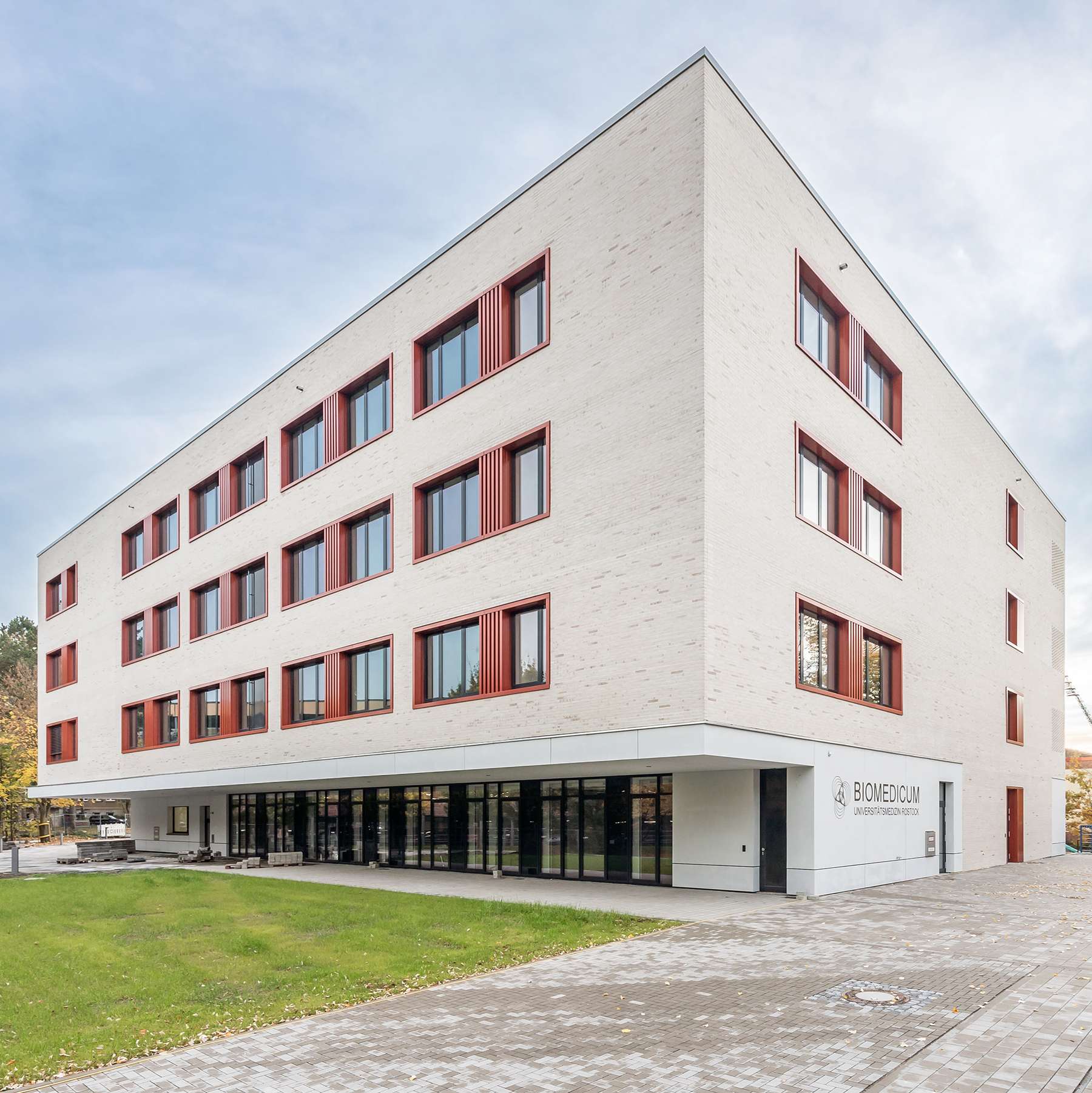 Außen Perspektive des Gebäudes © 2021 Steffen Spitzner Fotograf