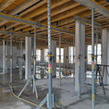 Dichter Stützenwald in jedem Geschoss. © 2023 SBL Schwerin