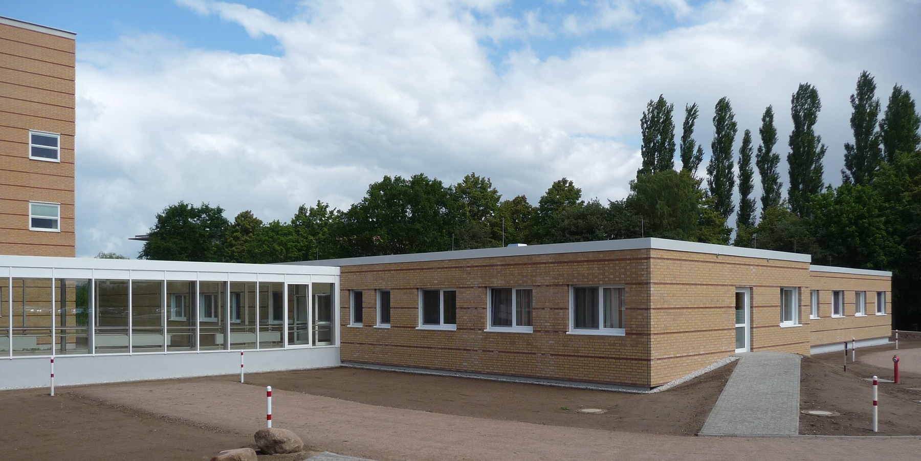 Südwestansicht mit Glasverbinder zum Bestand © 2009 Betrieb für Bau und Liegenschaften Mecklenburg-Vorpommern