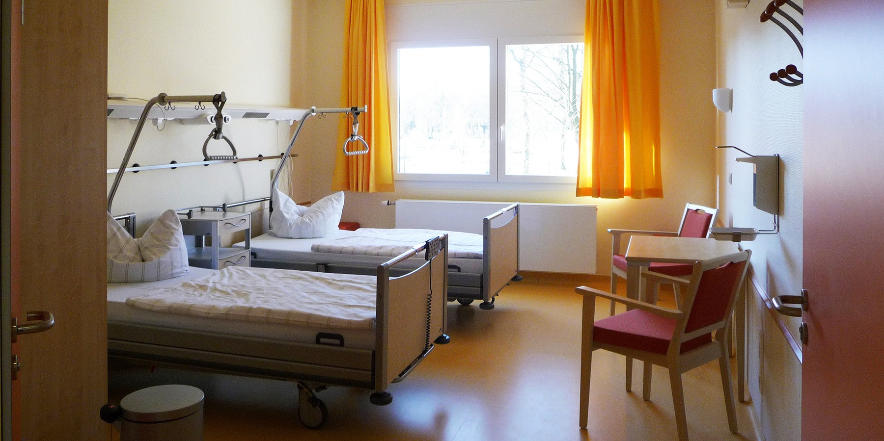 Blick in eines der Bettenzimmer © 2009 Betrieb für Bau und Liegenschaften Mecklenburg-Vorpommern