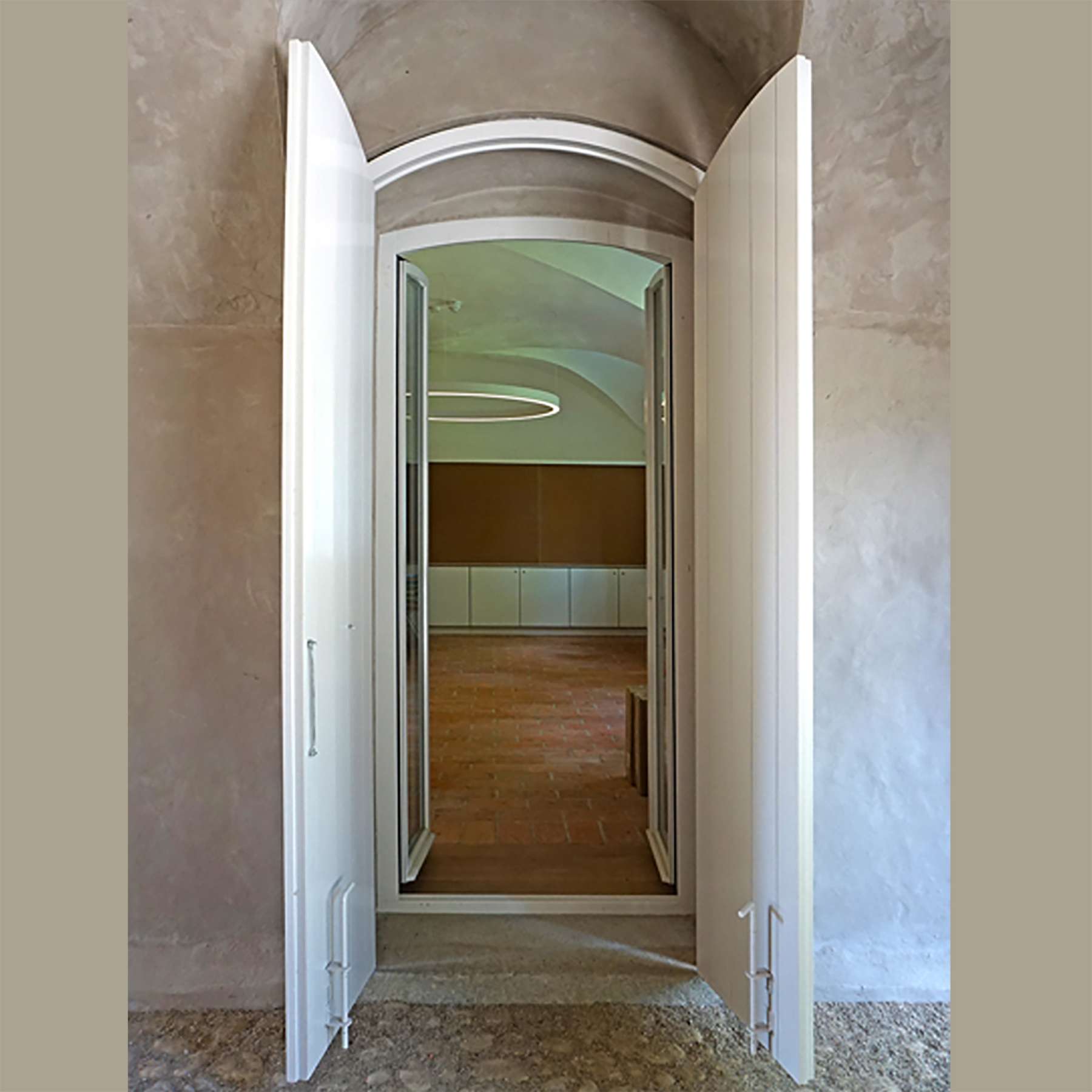 Blick durch eine Tür im Inneren © 2023 Kühn von Kaehne und Lange