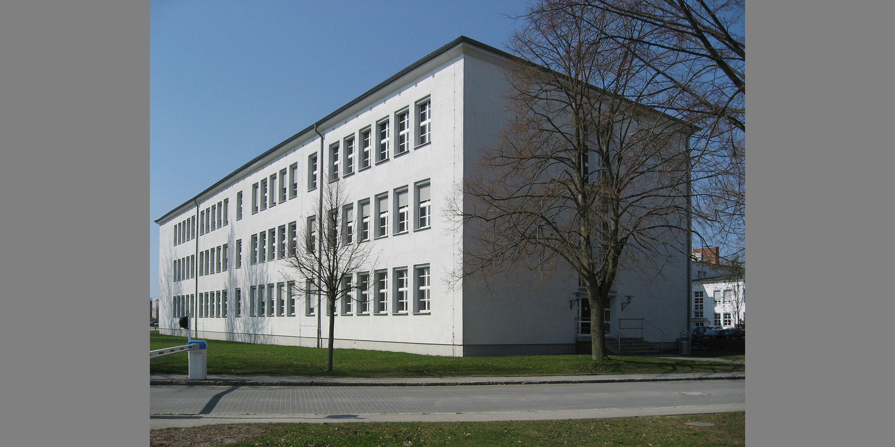 Blick aus Südosten auf den Südflügel von Haus 4 © 2008 Betrieb für Bau und Liegenschaften Mecklenburg-Vorpommern