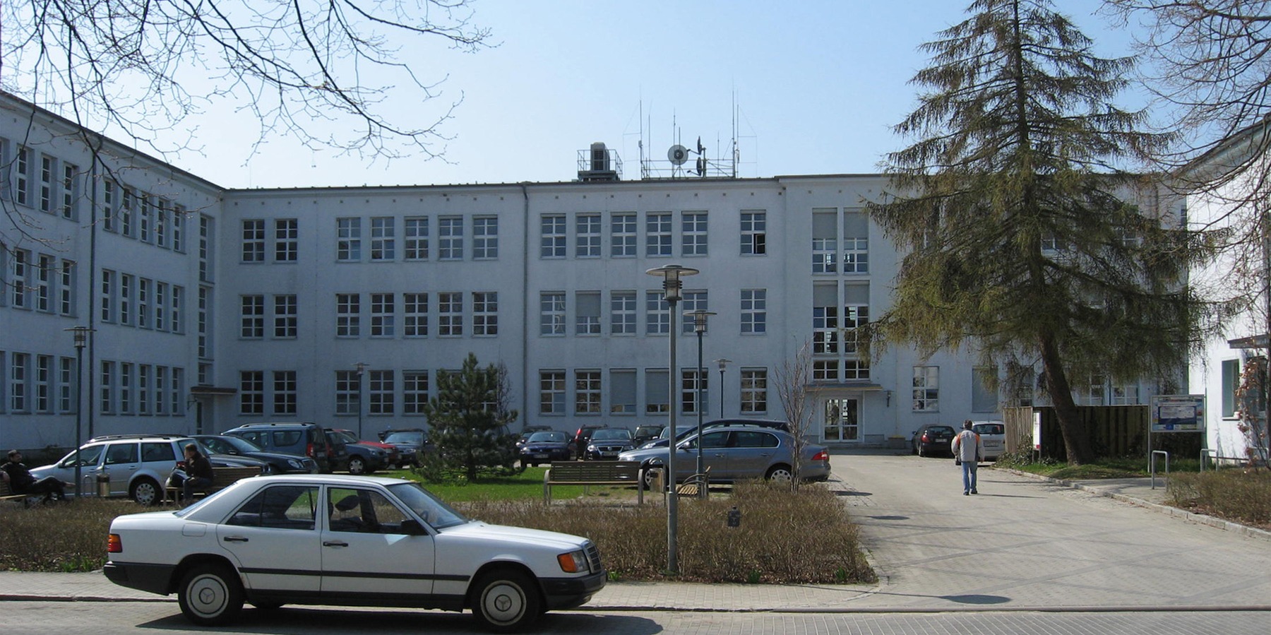 Blick aus Nordosten auf die Rückseite von Haus 4 © 2008 Betrieb für Bau und Liegenschaften Mecklenburg-Vorpommern