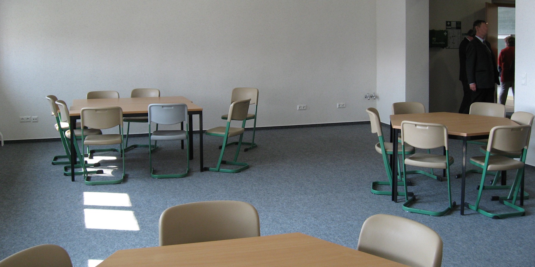 großzügige Aufenthalts- und Kommunikationsbereiche neben den Fluren stehen nach der Grundsanierung zur Verfügung © 2008 Betrieb für Bau und Liegenschaften Mecklenburg-Vorpommern