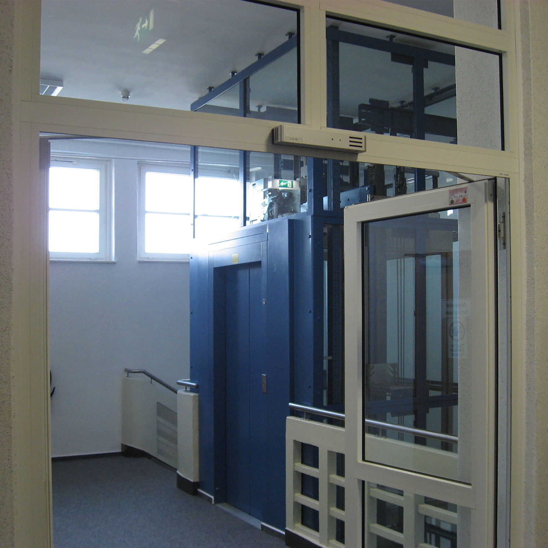 Ein neu eingebauter Personenaufzug gewährleistet die Barrierefreiheit © 2008 Betrieb für Bau und Liegenschaften Mecklenburg-Vorpommern