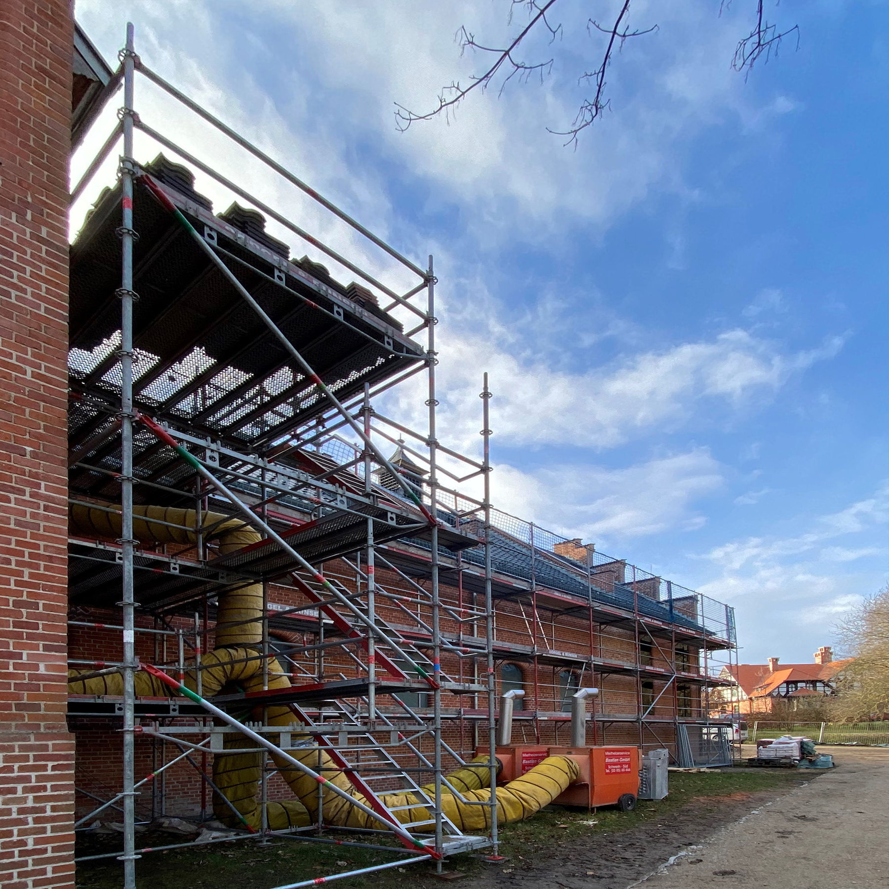 Eingerüstete Fassade © 2023 SBL Schwerin