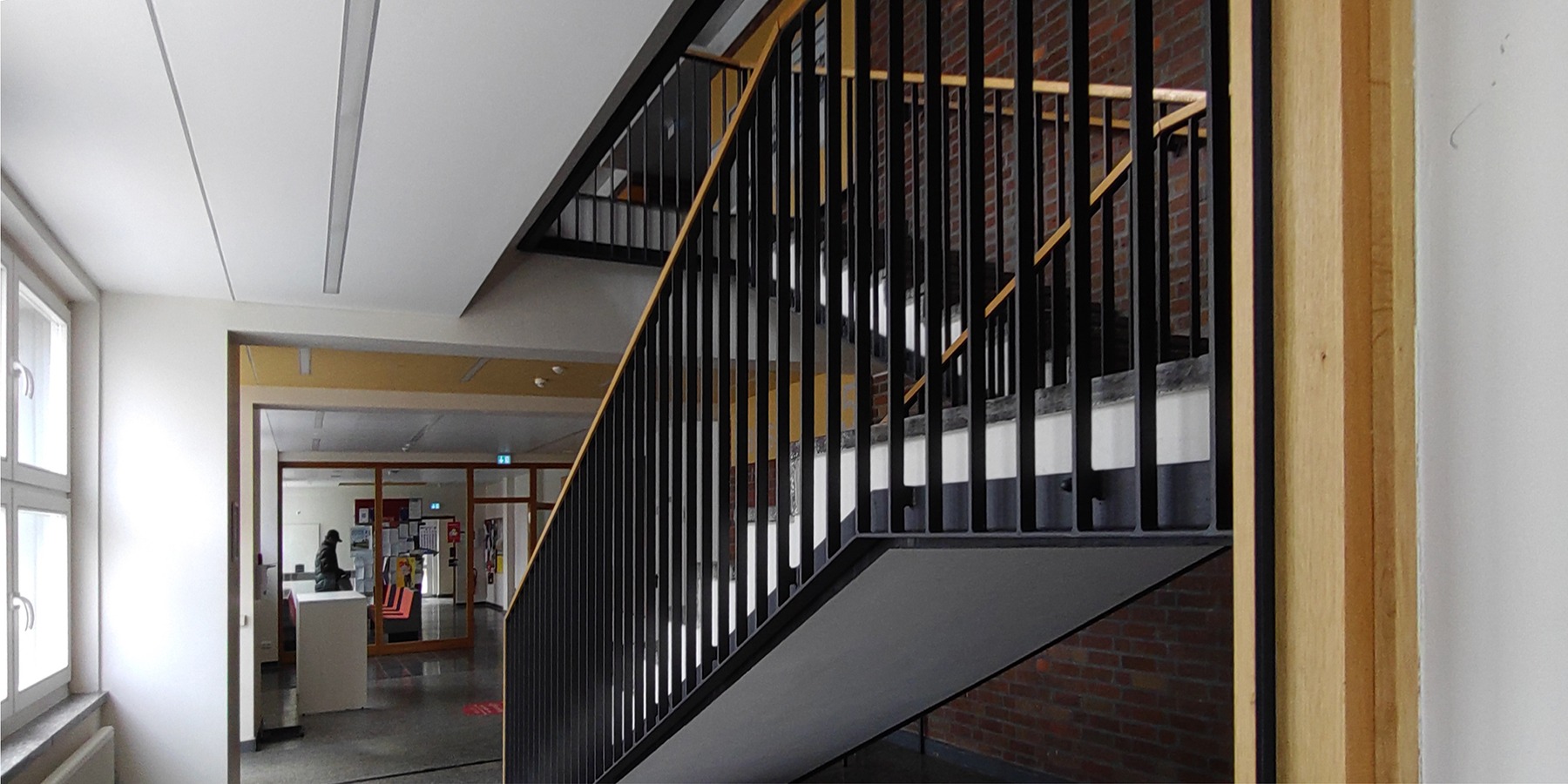 Foyer mit Treppenaufgang zum 1. Obergeschoss © 2023 SBL Greifswald