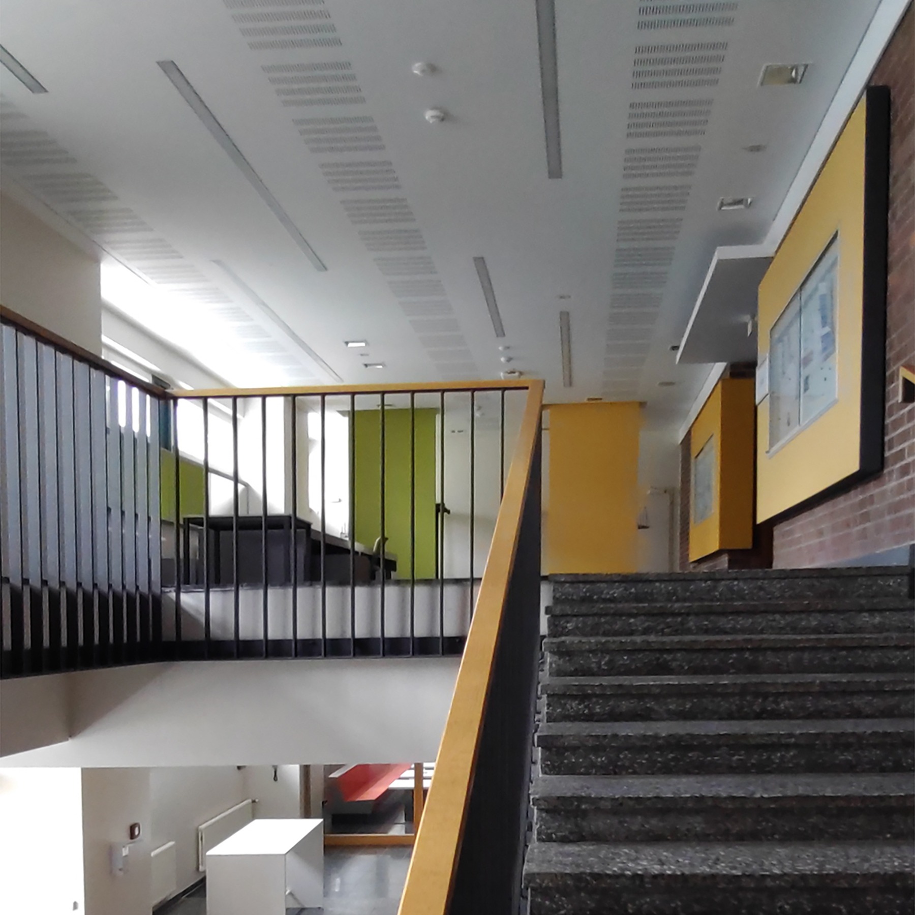 Foyer mit Treppenaufgang zum 1. Obergeschoss © 2023 SBL Greifswald