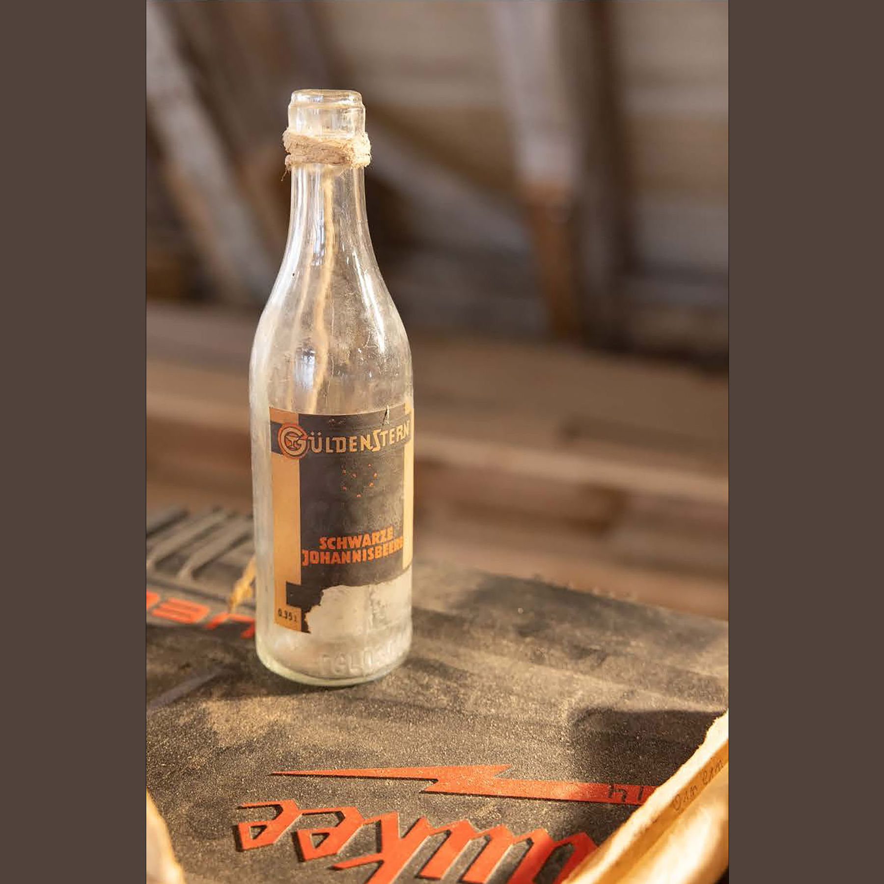 Flaschenpost in Schnapsflasche © 2023 SBL Schwerin