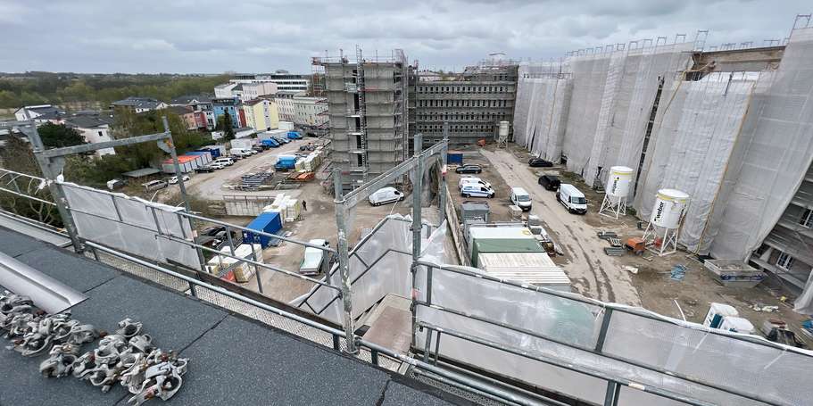 Blick von oben auf die Baustelle © 2023 Christian Hoffmann (sbl-mv / Finanzministerium MV)