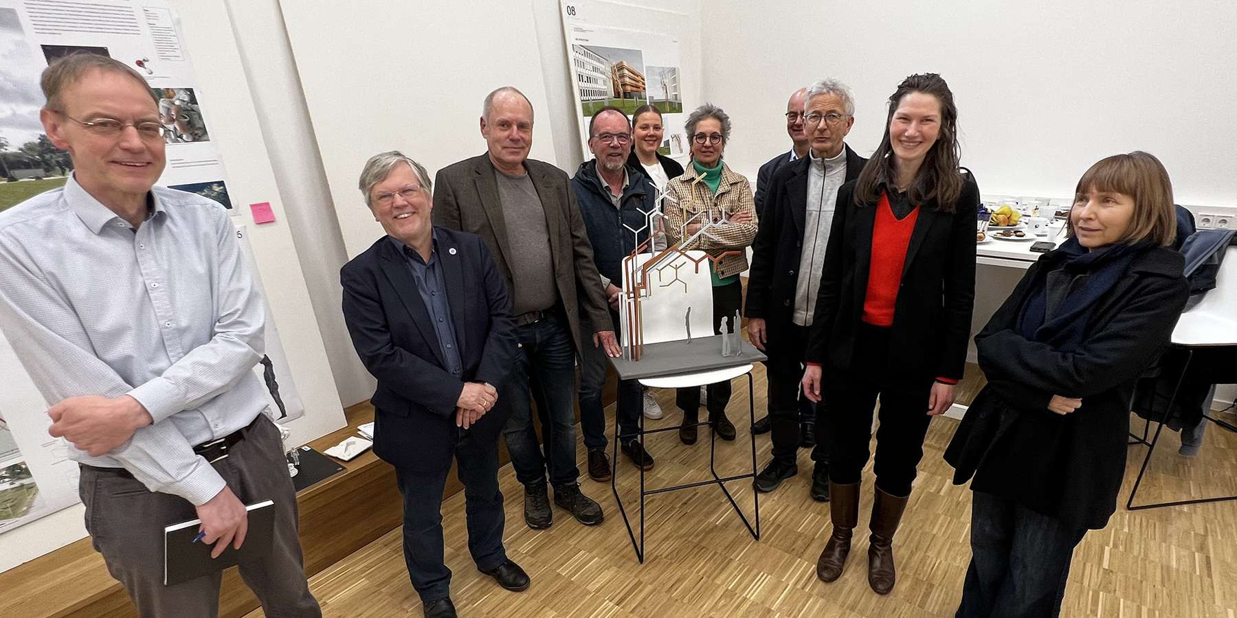 Preisgericht und am Wettbewerb Beteiligte © 2023 Christian Hoffmann (sbl-mv / Finanzministerium MV)