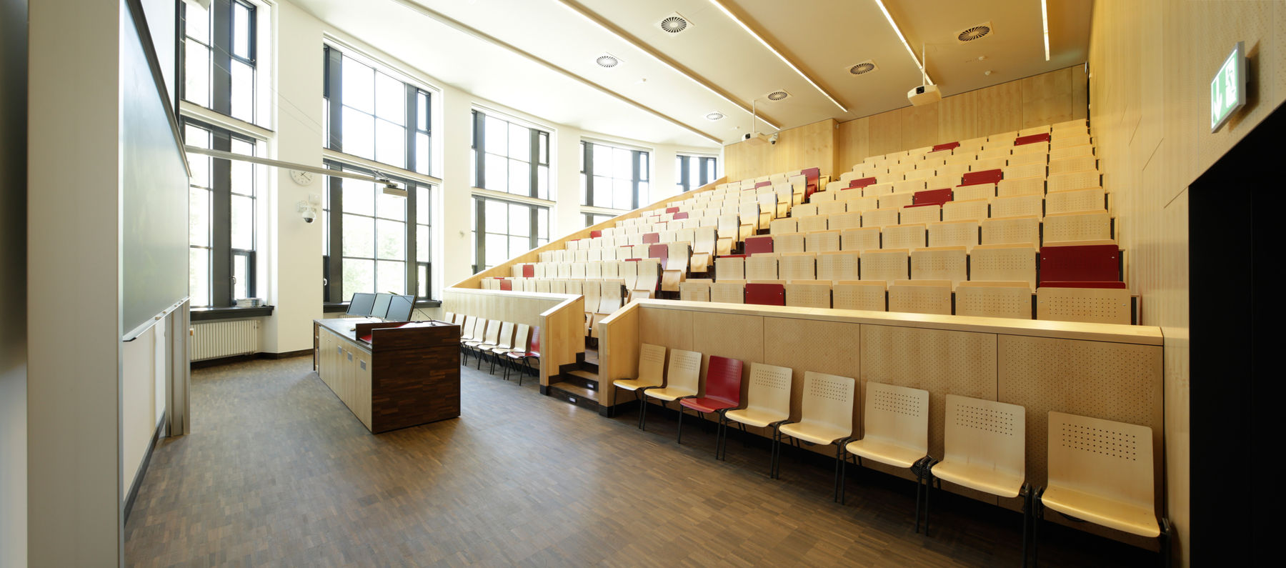 Blick in den Hörsaal des Altbaus © 2015 SBL Rostock