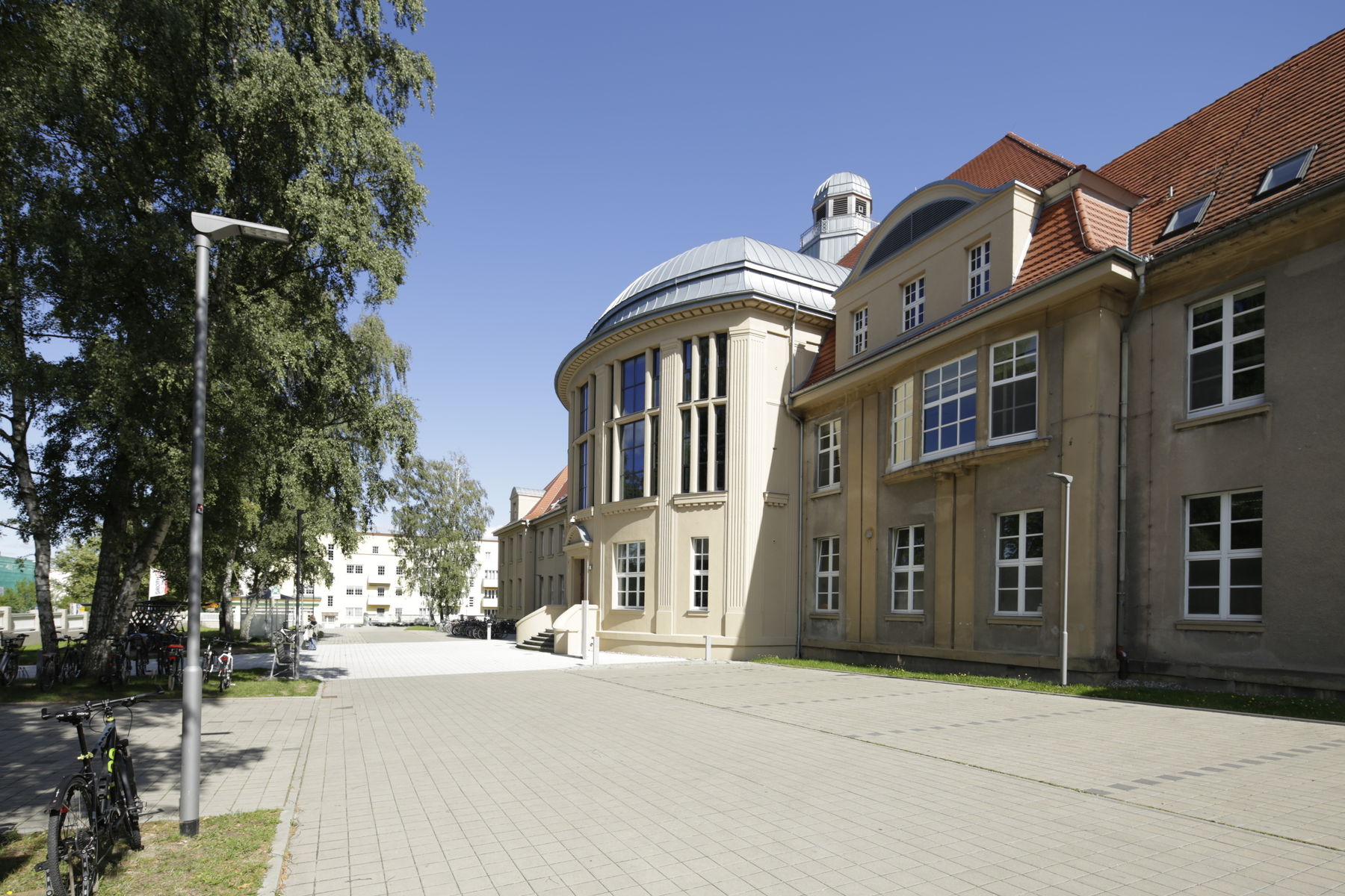 Blick auf das sanierte Gebäude © 2015 SBL Rostock