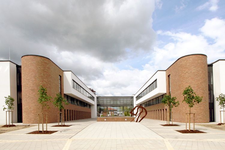 Wettbewerb Kunst-am-Bau das Haus 2 auf dem Gelände der Universität Rostock – ULMICUM ©2006 SBL Rostock