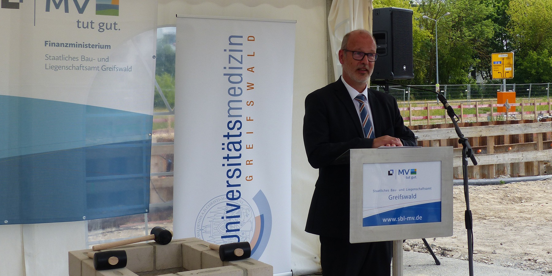 Grußwort des Geschäftsführenden Direktors Institut für Community Medicine Prof. Dr. med. MPH Wolfgang Hoffmann © 2023 SBL Greifswald