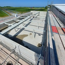 Blick über das Hallendach (April 2023 - noch ohne Dachdeckung) © 2023 Lammel, Lerch   Partner mbH, Berlin