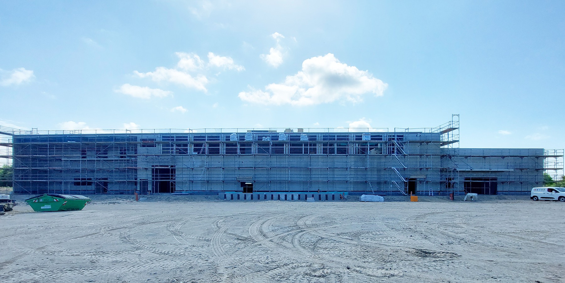 2-geschossiger Hallen-Rohbau mit 1-geschossigem Anbau giebelseitig © 2023 Lammel, Lerch   Partner mbH, Berlin