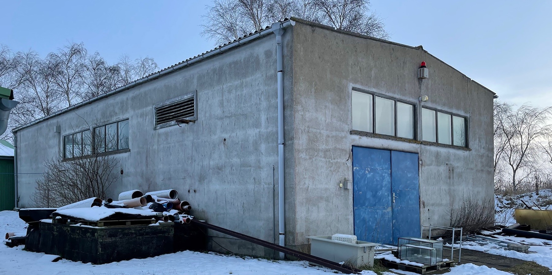 Blick auf das alte Pumpenhaus des LFA Born vor dem Abbruch © 2021 SBL Greifswald