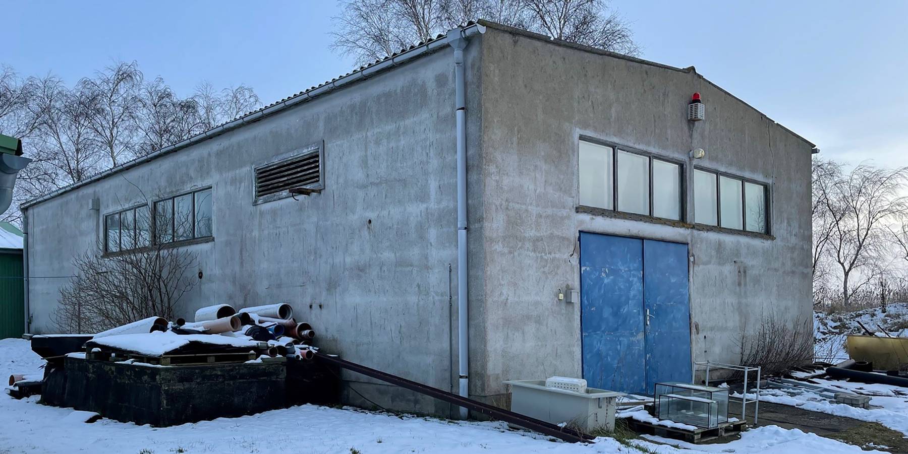 Blick auf das alte Pumpenhaus des LFA Born vor dem Abbruch © 2021 SBL Greifswald