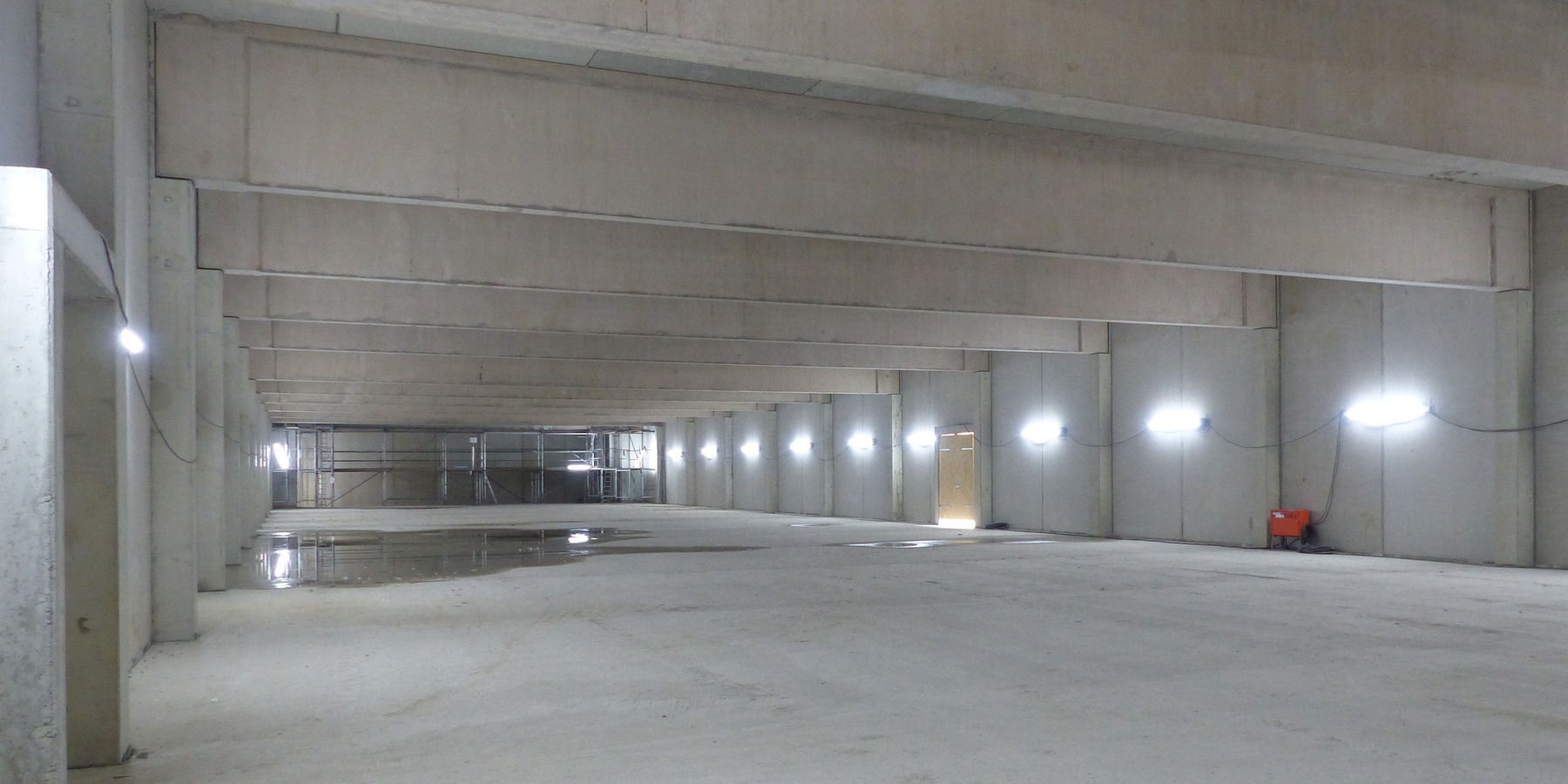 Blick in eine der riesigen Schießhallen © 2023 SBL Greifswald