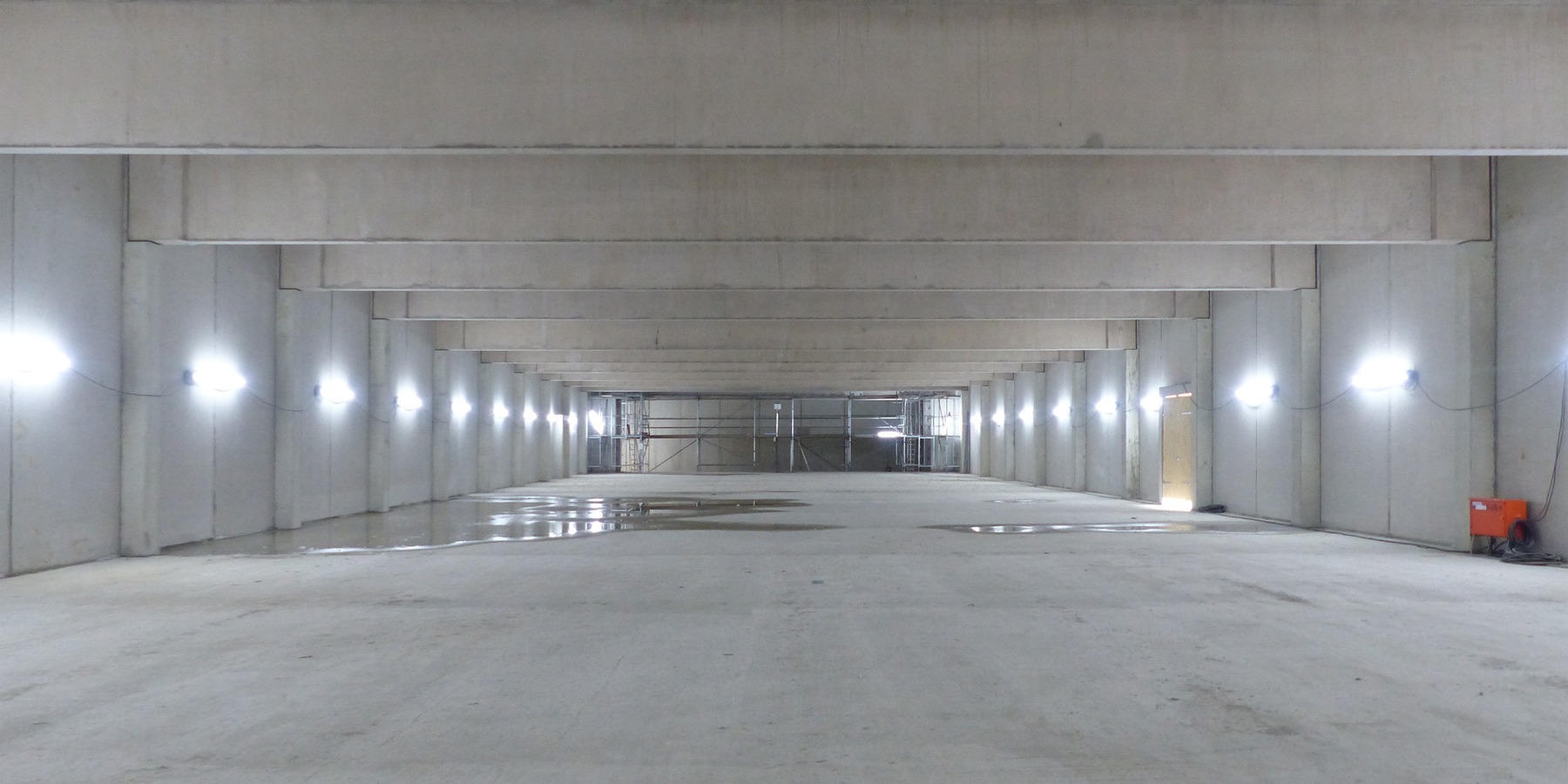 Blick in eine der riesigen Schießhallen © 2023 SBL Greifswald