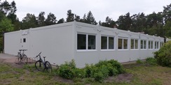 NPA Vorpommern: Während der Bauausführung sind die Mitarbeiter in Containern untergebracht. © 2023 SBL Greifswald