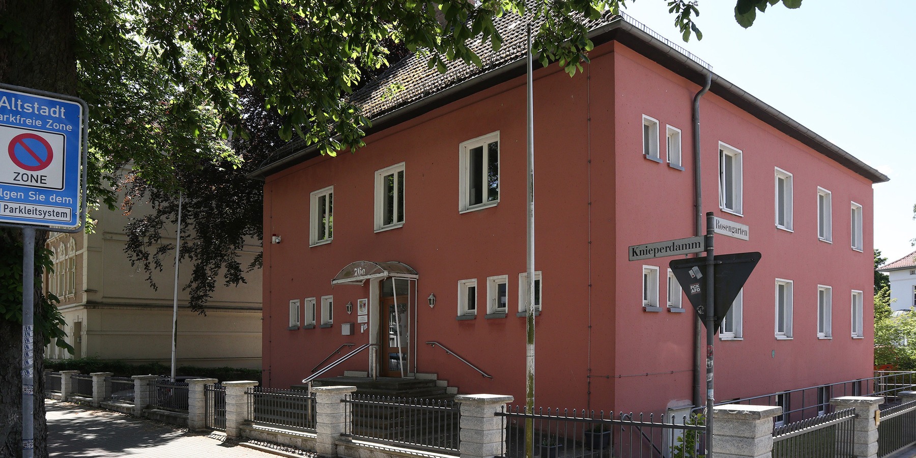 Blick vom Knieperdamm auf das LaStar-Gebäude © 2023 SBL Greifswald