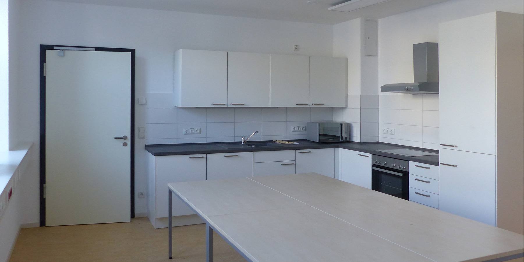 Pausenraum mit moderner Teeküche © 2023 SBL Greifswald