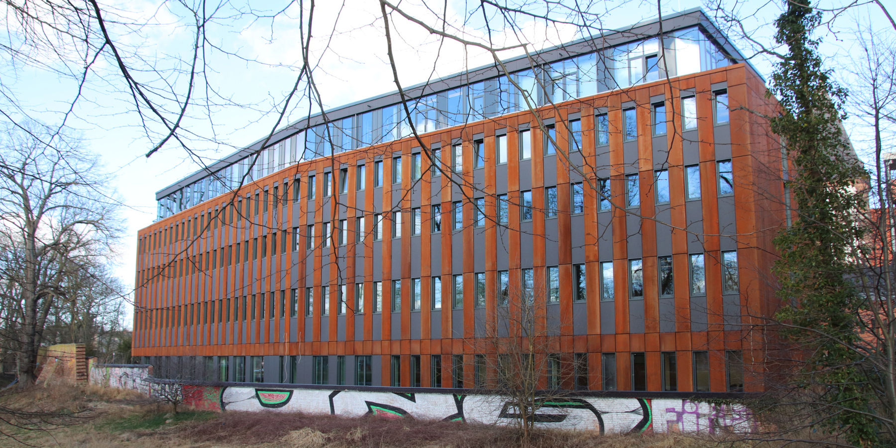 Gebäuderückansicht aus Richtung Wallgraben © 2023 SBL Neubrandenburg