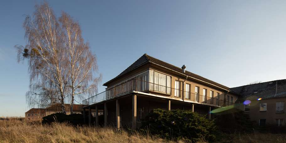 Blick auf die Terrasse © 2023 Christian Hoffmann (sbl-mv / Finanzministerium MV)