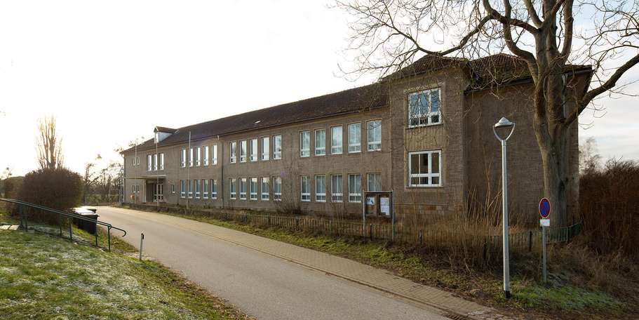 Haupteingang © 2023 Christian Hoffmann (sbl-mv / Finanzministerium MV)