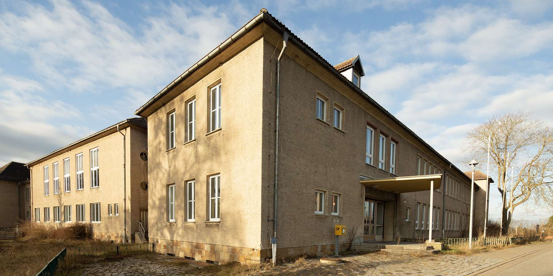 Blick auf den Haupteingang © 2023 Christian Hoffmann (sbl-mv / Finanzministerium MV)