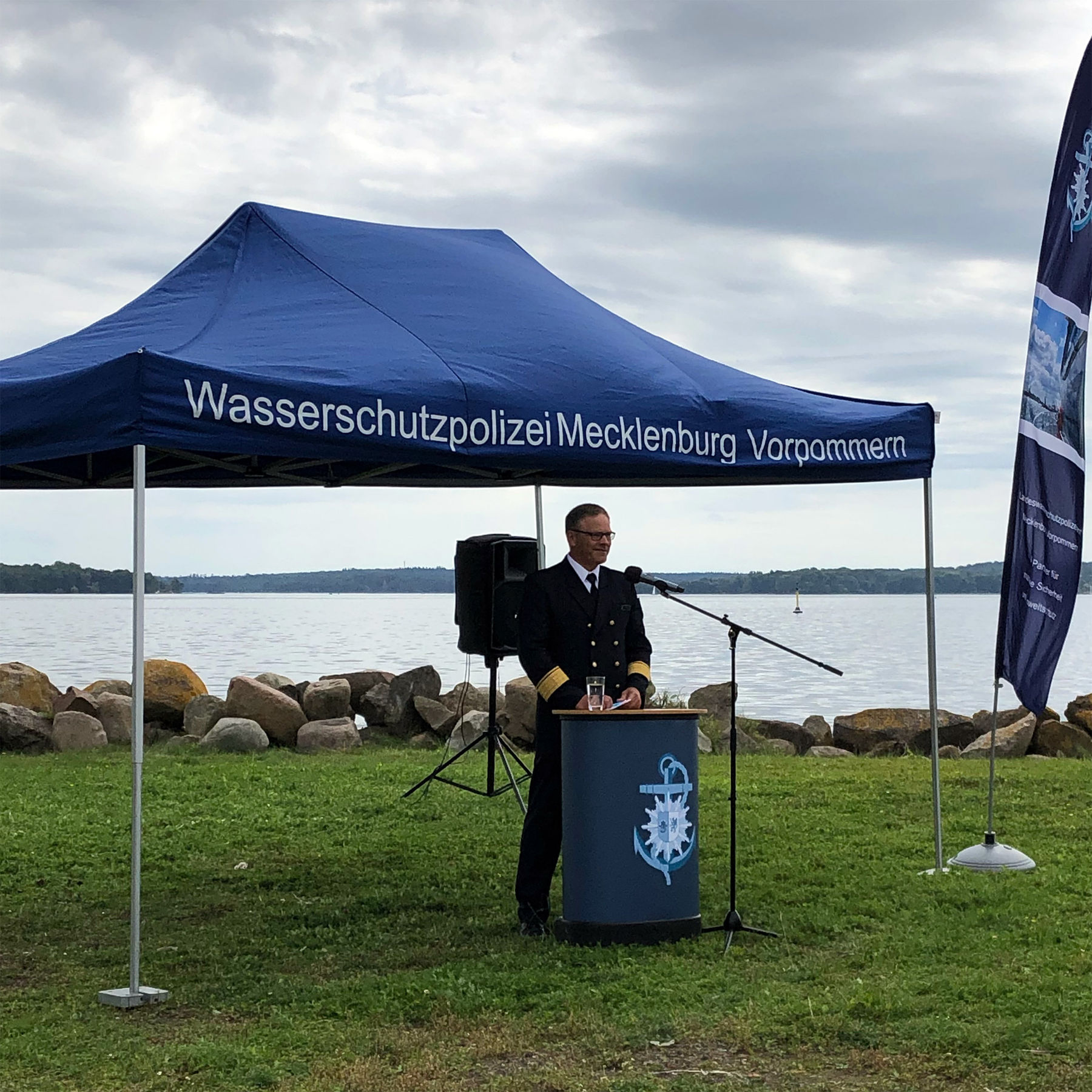 Herr Müller beim Grußwort © 2023 SBL Schwerin