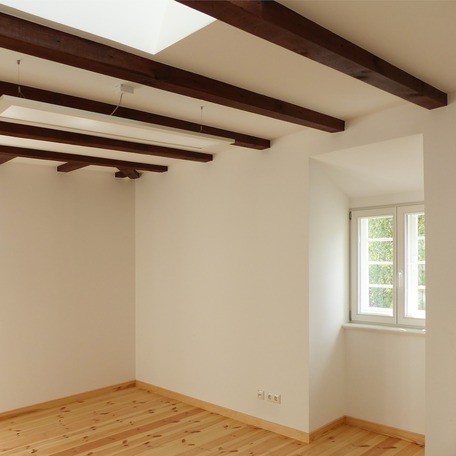 Blick in einen zukünftigen Büroraum im Dachgeschoss © 2023 SBL Greifswald