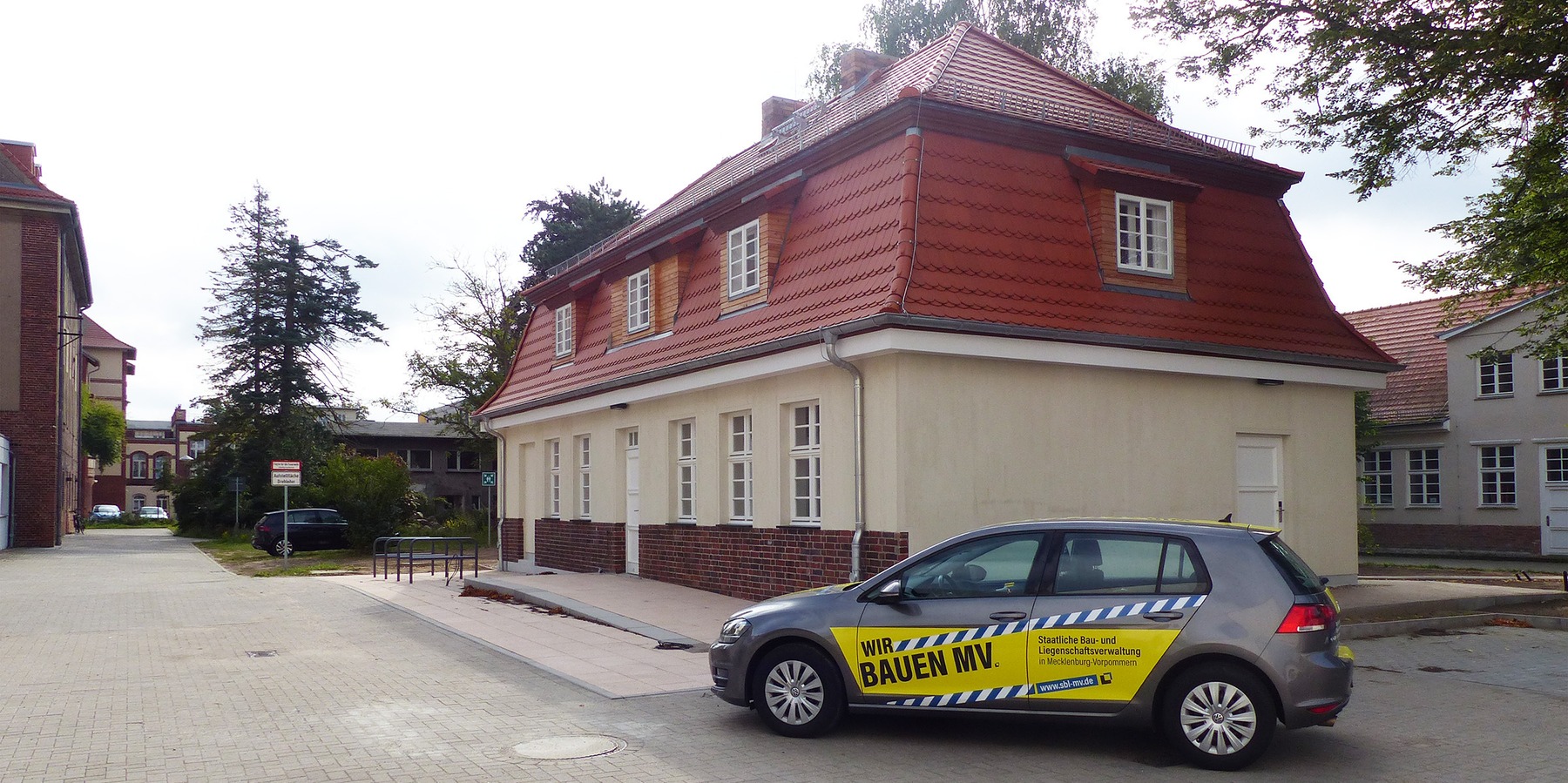 WIR BAUEN MV - das SBL Greifswald ist stolz auf das gerettete Kleinod auf dem Campus Soldmannstraße © 2023 SBL Greifswald